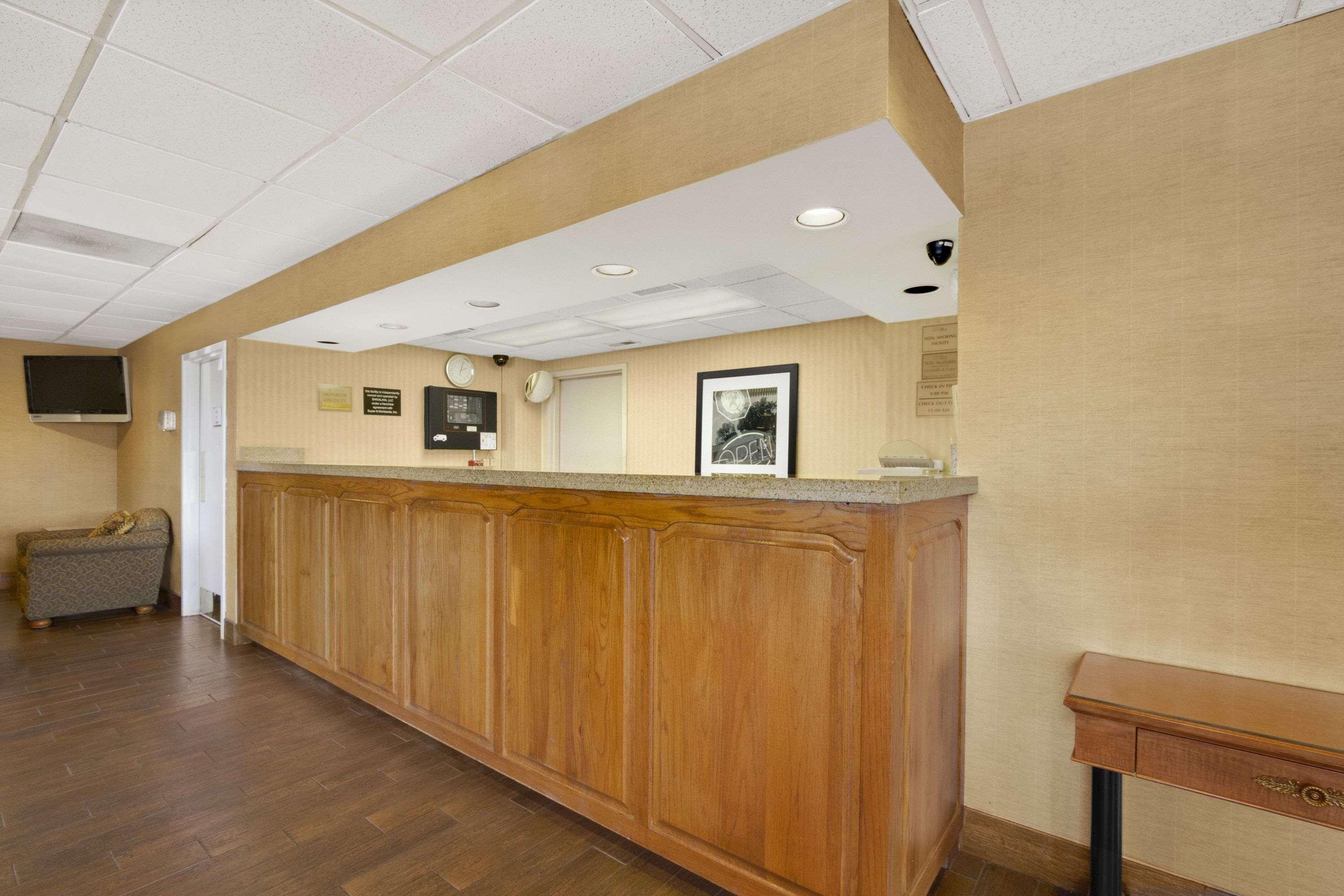 Super 8 By Wyndham Oxford Exterior foto