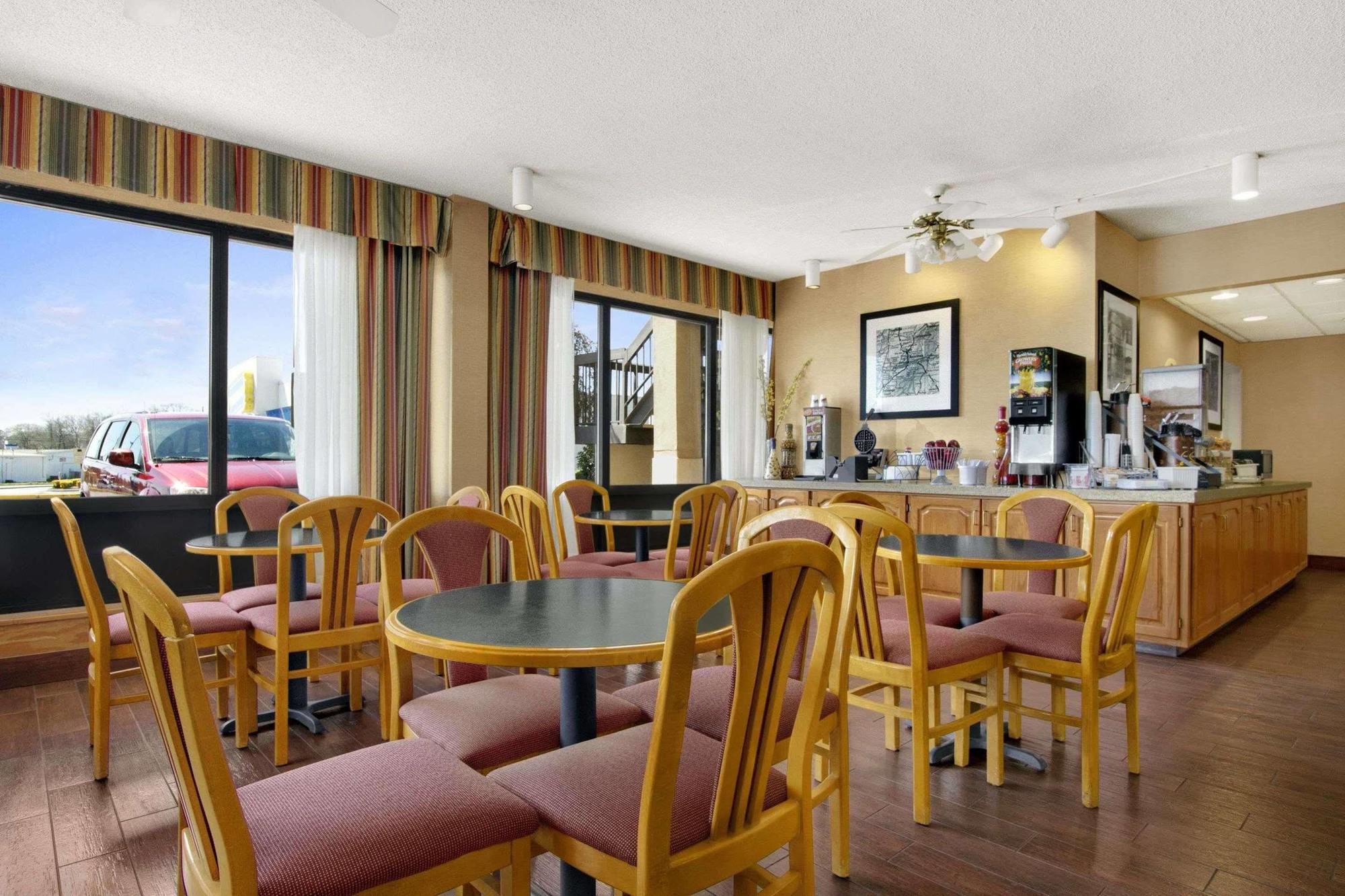 Super 8 By Wyndham Oxford Exterior foto